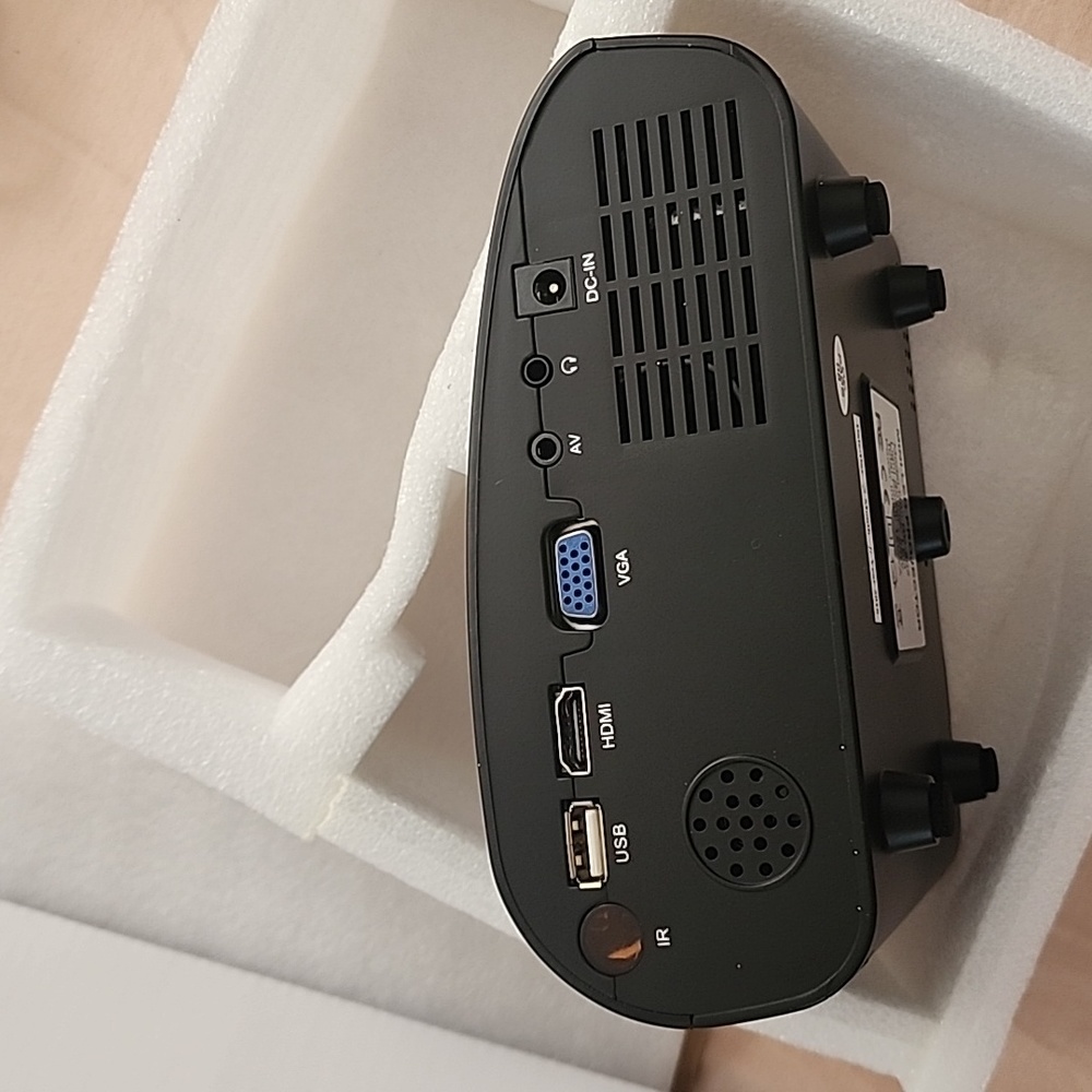 Mini LED PROJECTOR - Picture 6 of 6